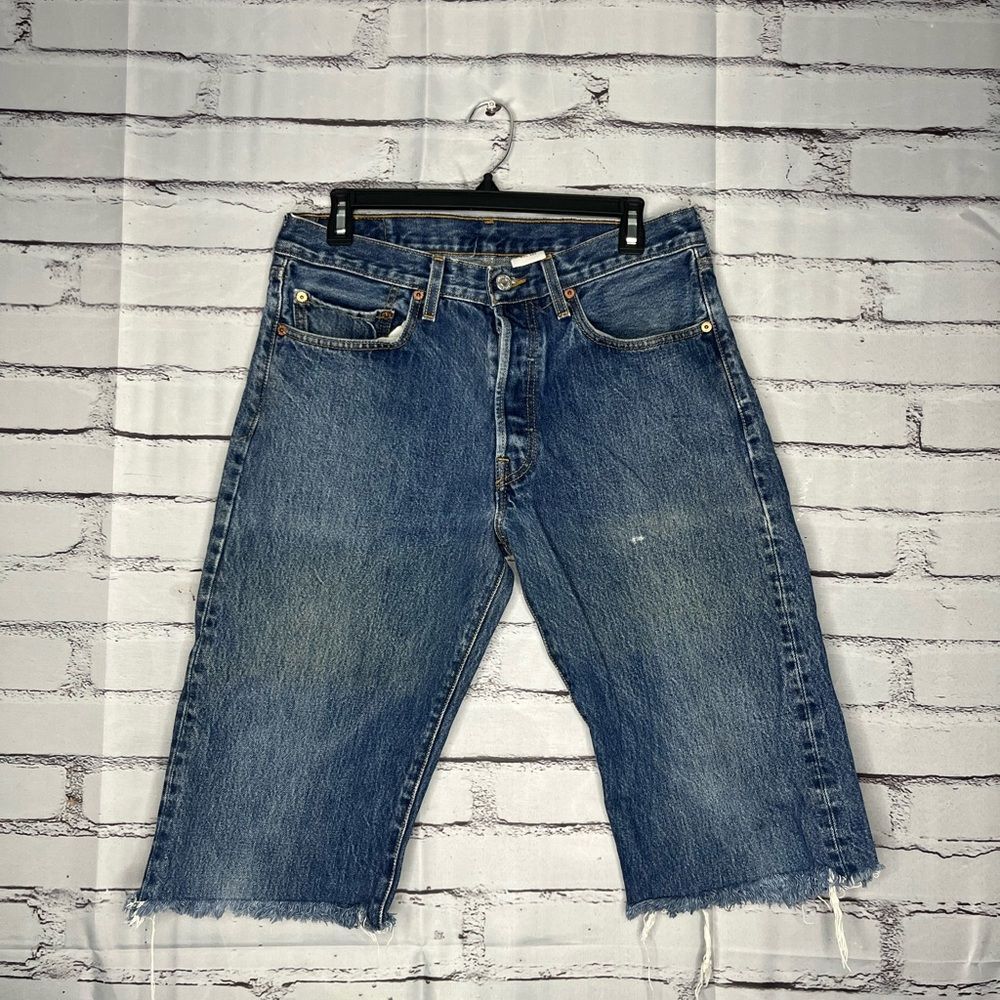 Levi's 501 Vintage Button Fly Blue Jean Shorts Medium Wash Raw Hem Cut SZ 32